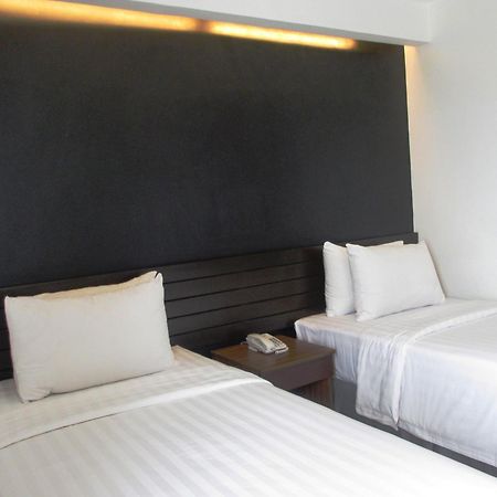Cityscape Hotel Mandaue Esterno foto