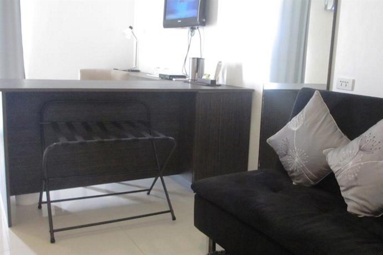 Cityscape Hotel Mandaue Esterno foto