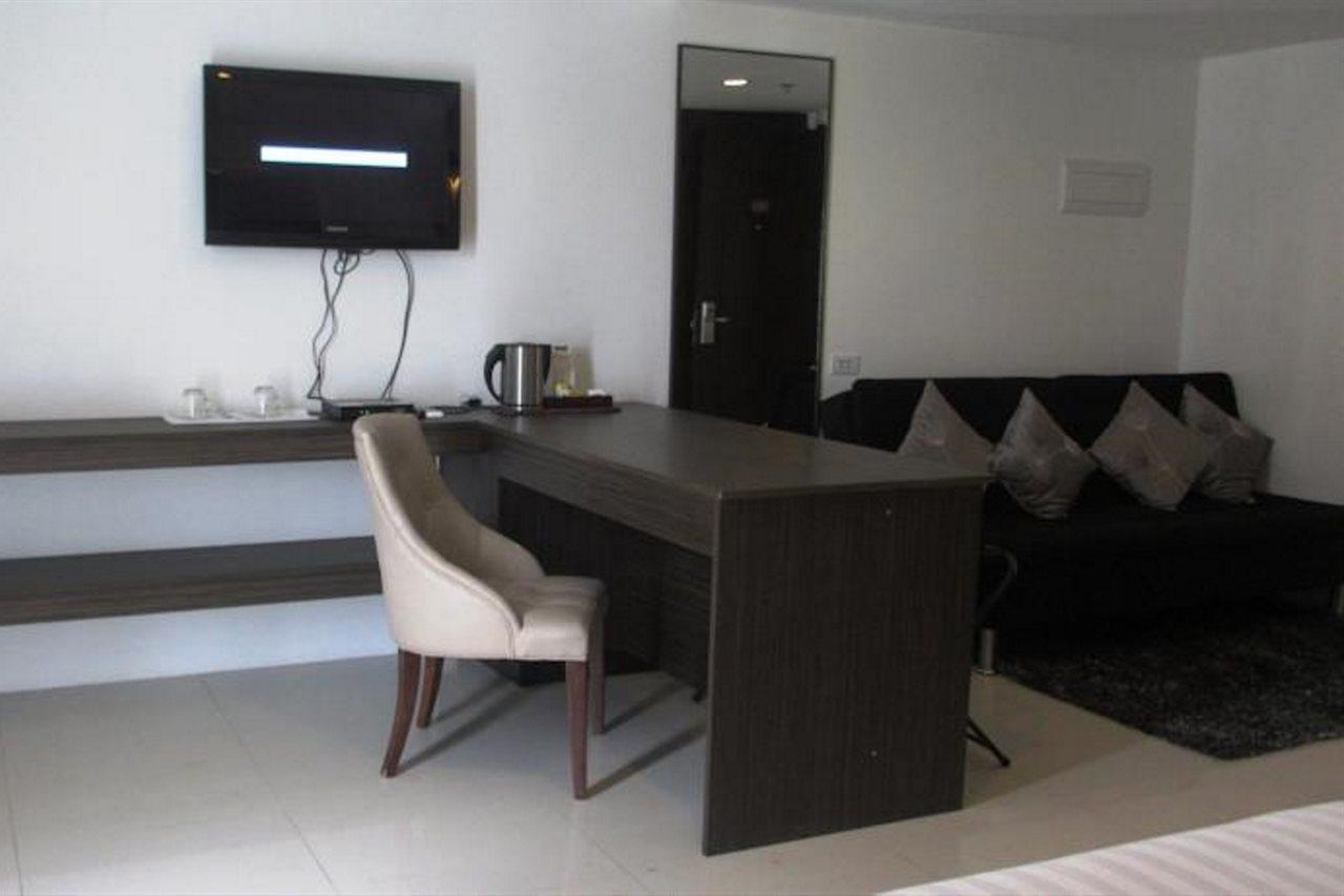 Cityscape Hotel Mandaue Esterno foto