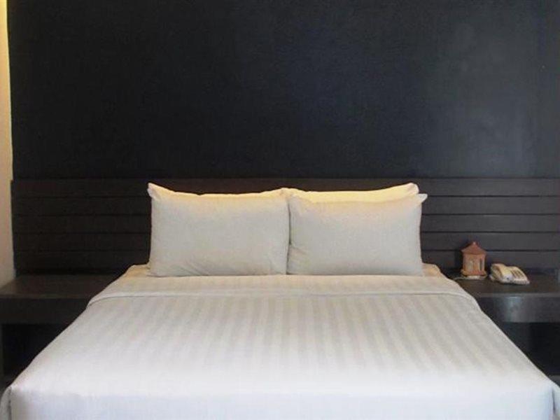 Cityscape Hotel Mandaue Esterno foto