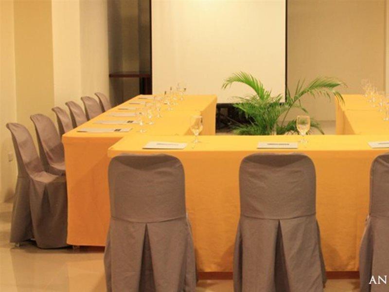 Cityscape Hotel Mandaue Esterno foto