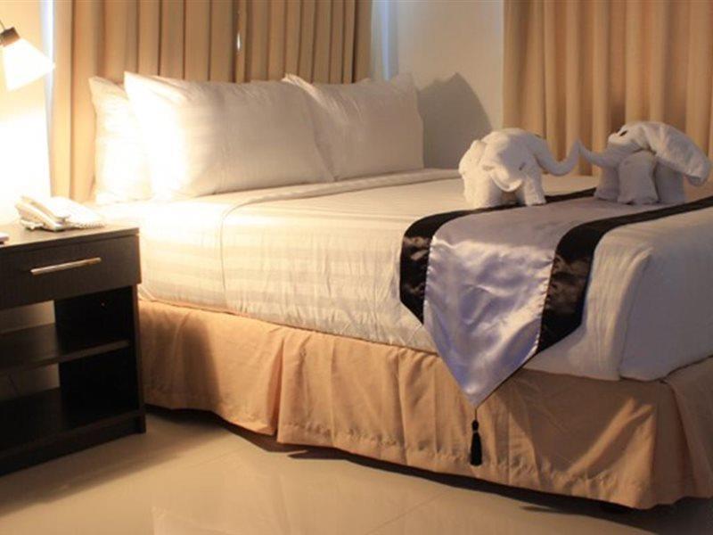 Cityscape Hotel Mandaue Esterno foto