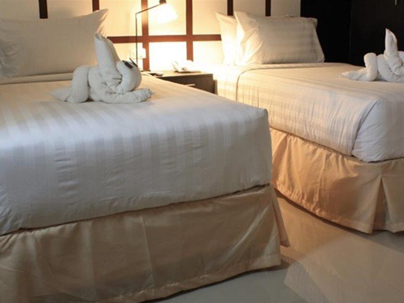Cityscape Hotel Mandaue Esterno foto