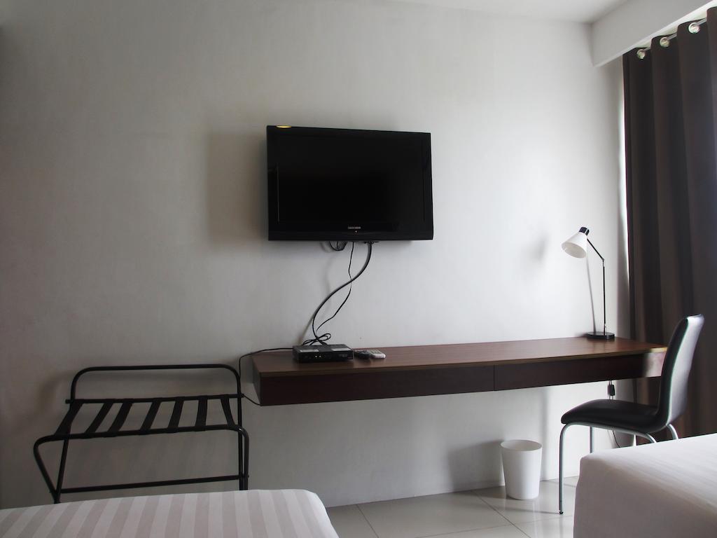 Cityscape Hotel Mandaue Esterno foto
