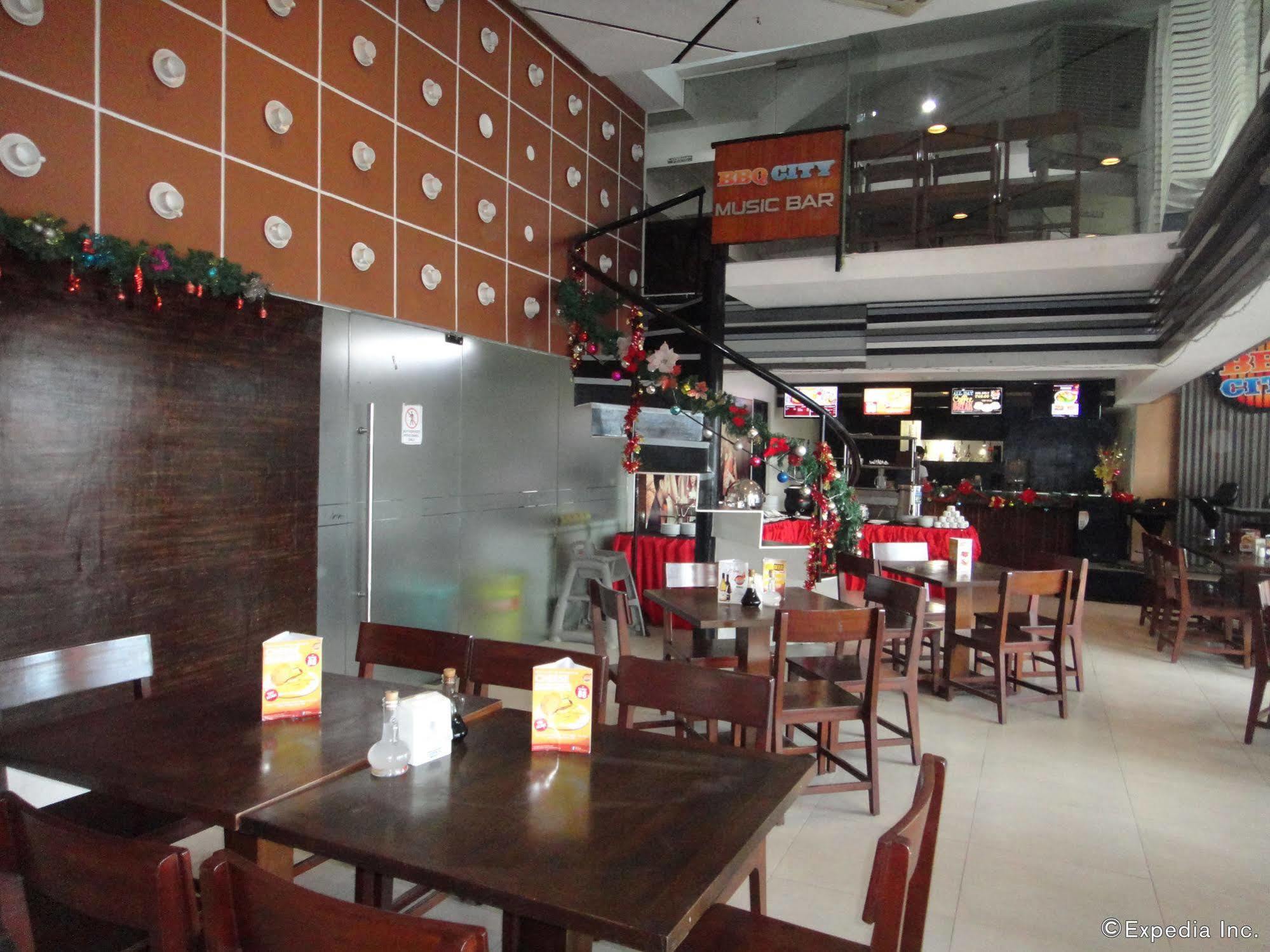 Cityscape Hotel Mandaue Esterno foto