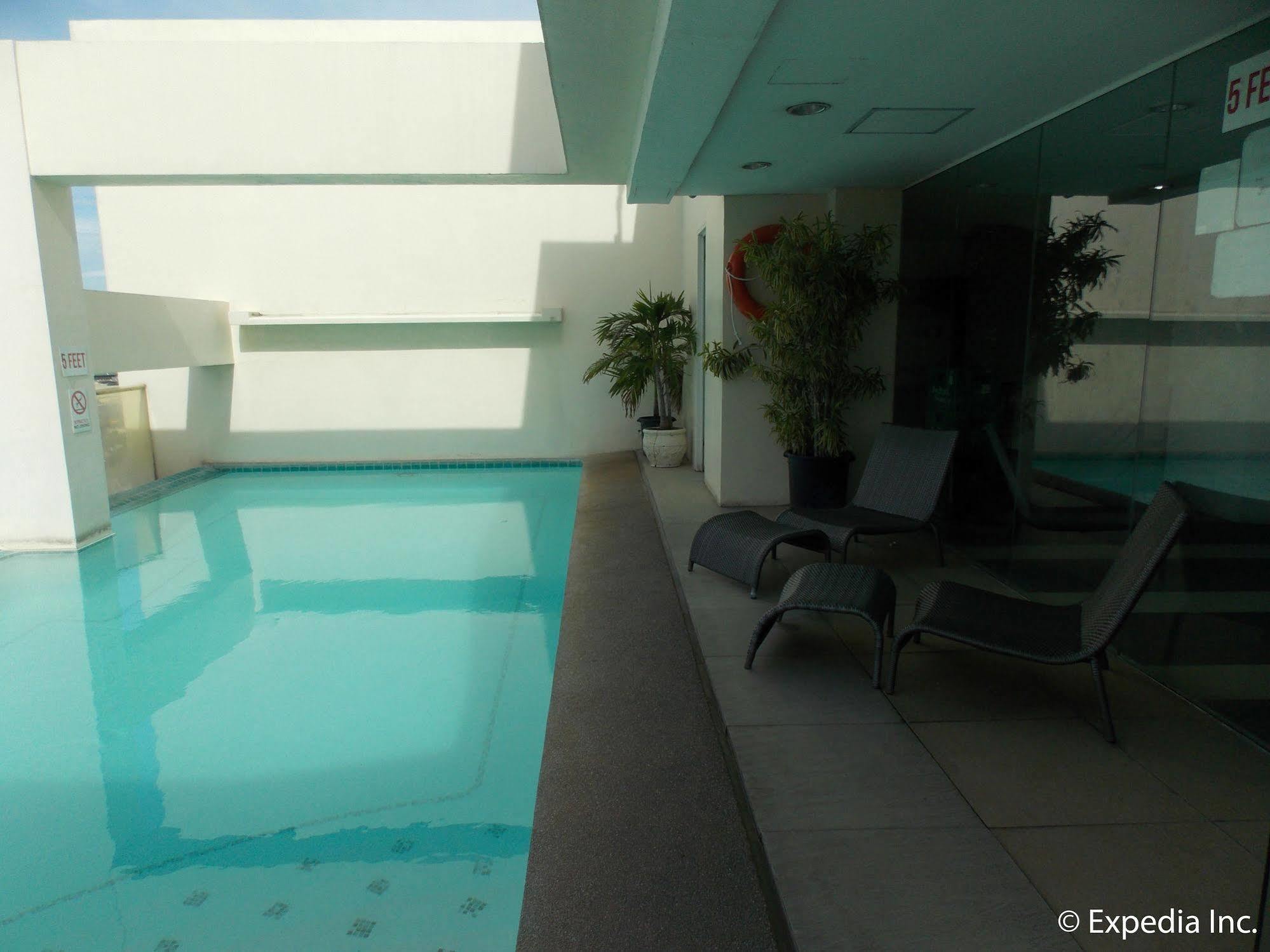 Cityscape Hotel Mandaue Esterno foto