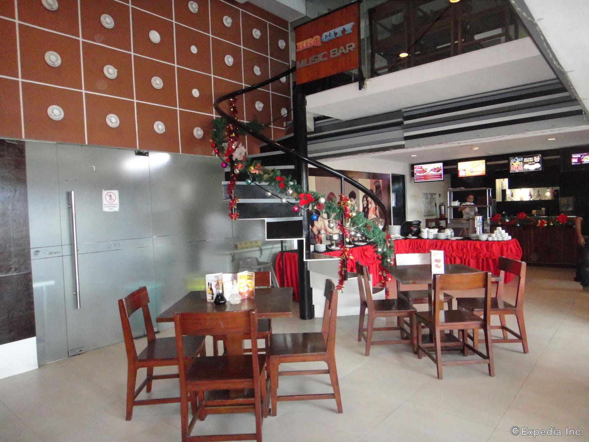 Cityscape Hotel Mandaue Esterno foto